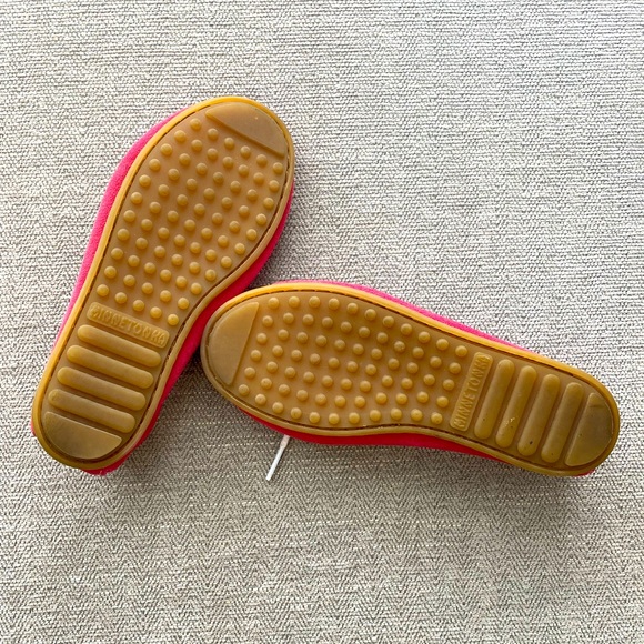 MINNETONKA Moccasins in Hot Pink Suede - Picture 2 of 8